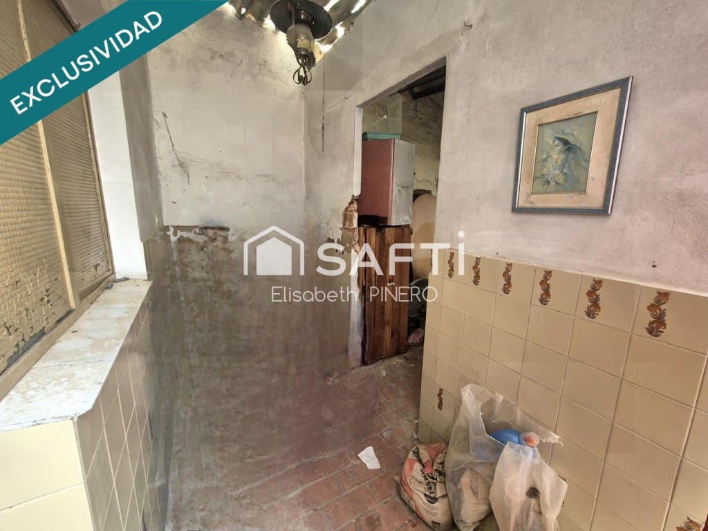 3 bedroom Terraced Villa for sale in Puebla de la Calzada with garage - € 50,000 (Ref: 9698744)