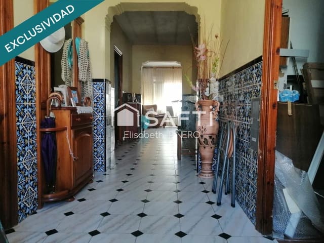 3 bedroom Terraced Villa for sale in Puebla de la Calzada with garage - € 50,000 (Ref: 9698744)