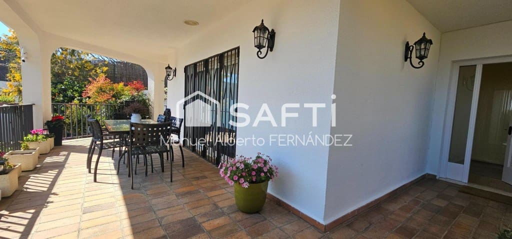 5 bedroom Villa for sale in El Masnou with pool garage - € 1,295,000 (Ref: 9698746)