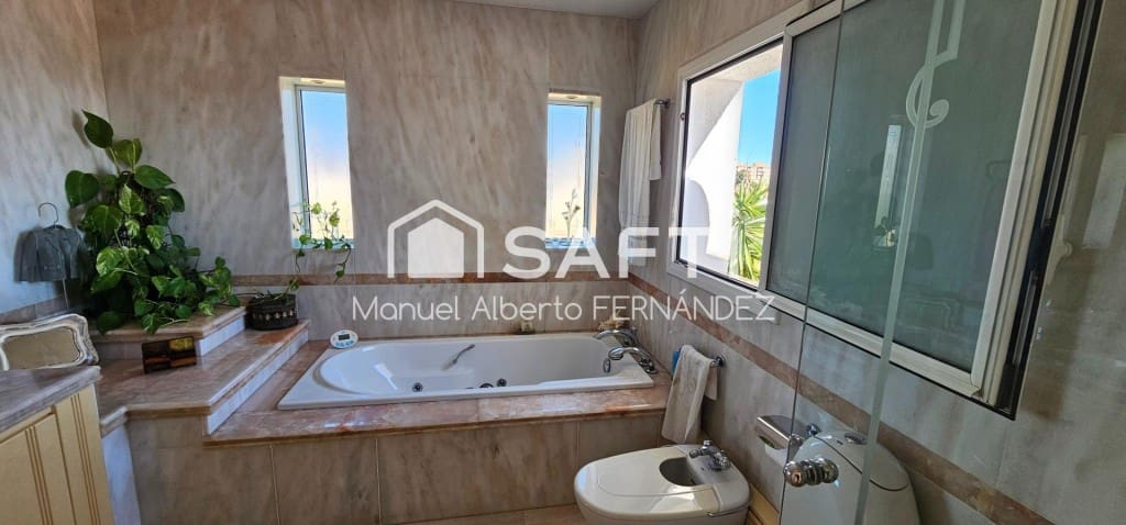 5 bedroom Villa for sale in El Masnou with pool garage - € 1,295,000 (Ref: 9698746)