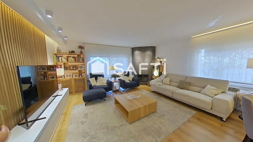 5 bedroom Villa for sale in El Masnou with pool garage - € 1,295,000 (Ref: 9698746)