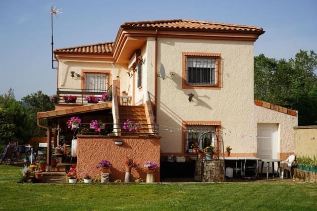 4 bedroom Villa for sale in Cuadros with pool - € 280,000 (Ref: 9698751)