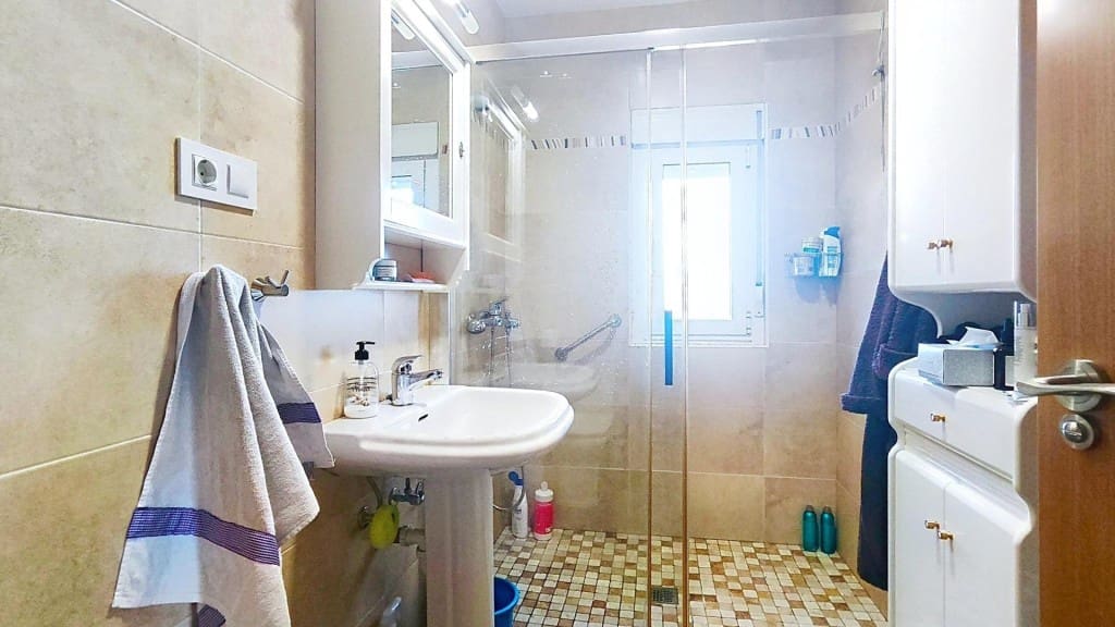 4 bedroom Villa for sale in Cuadros with pool - € 280,000 (Ref: 9698751)