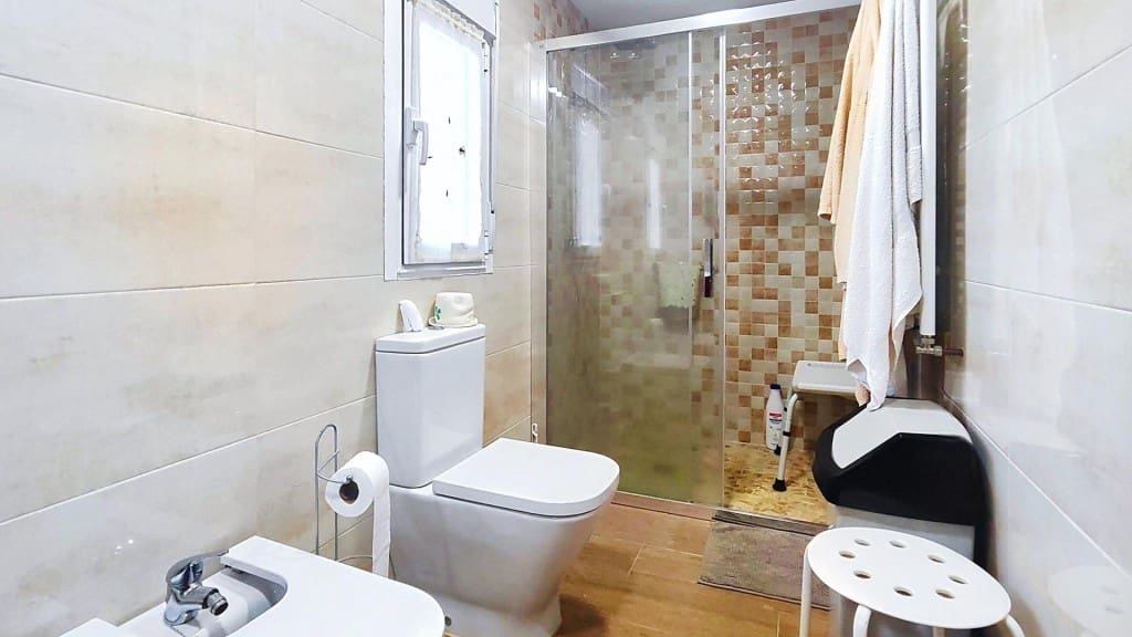 4 bedroom Villa for sale in Cuadros with pool - € 280,000 (Ref: 9698751)