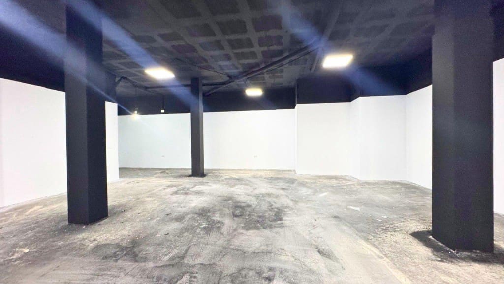 Commerciale in vendita in Novelda - 145.000 € (Rif: 9698753)