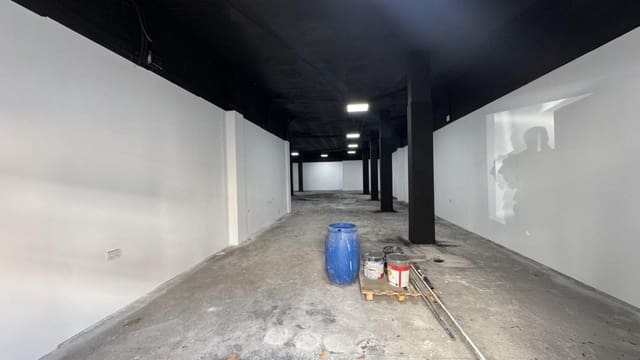 Commerciale in vendita in Novelda - 145.000 € (Rif: 9698753)