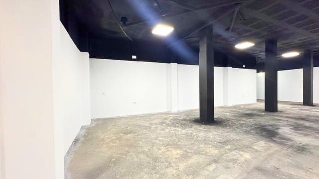 Commerciale in vendita in Novelda - 145.000 € (Rif: 9698753)