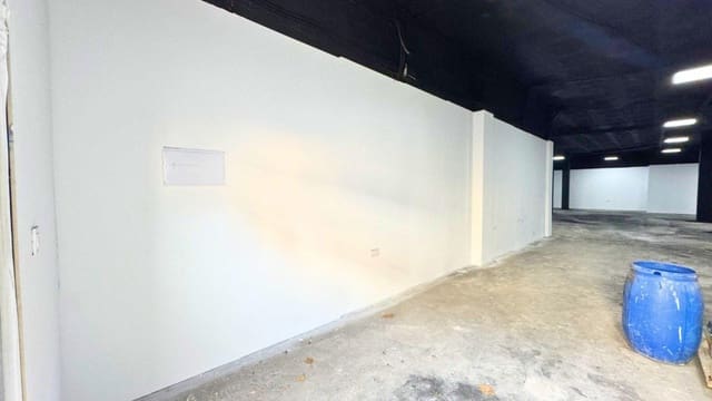 Commerciale in vendita in Novelda - 145.000 € (Rif: 9698753)