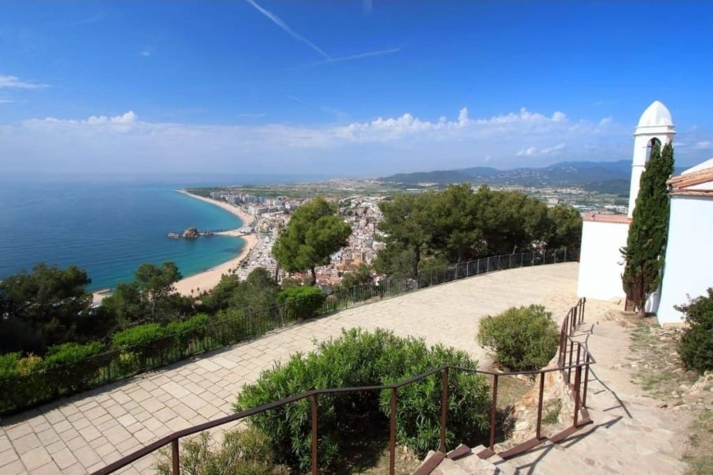 3 bedroom Villa for sale in Blanes - € 170,000 (Ref: 9698754)