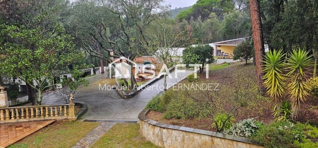 9 quarto Quinta/Casa Rural para venda em Sant Feliu de Buixalleu com piscina garagem - 1 250 000 € (Ref: 9701509)