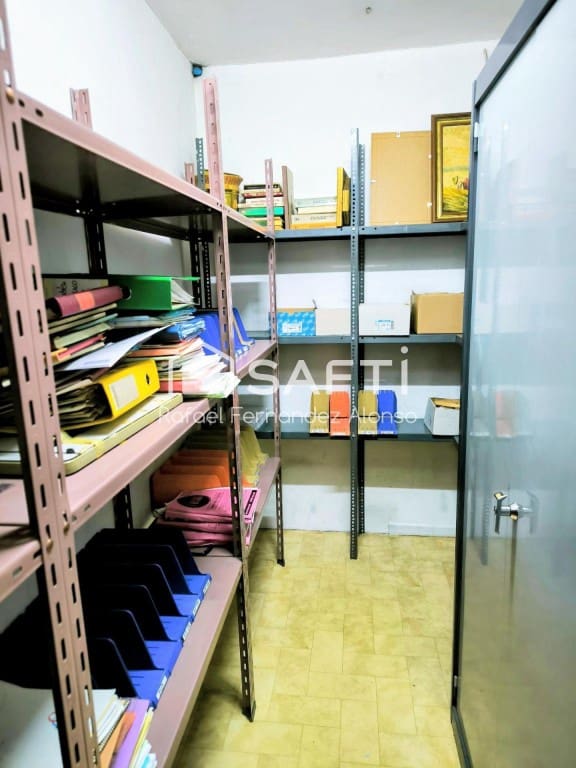 Office for sale in Leon city - € 91,000 (Ref: 9701511)