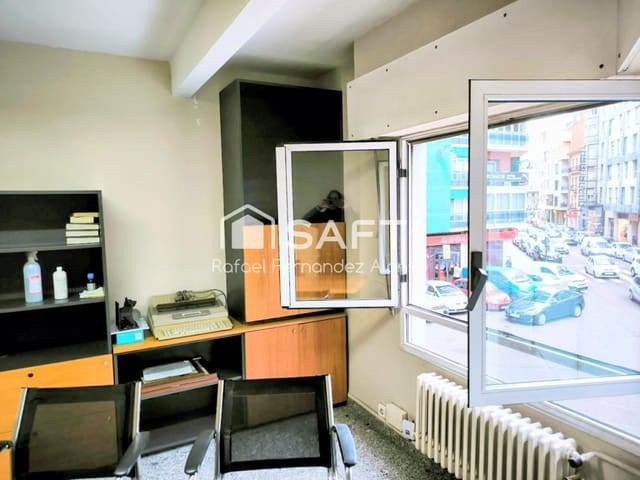 Escritório para venda em Leão cidade - 91 000 € (Ref: 9701511)