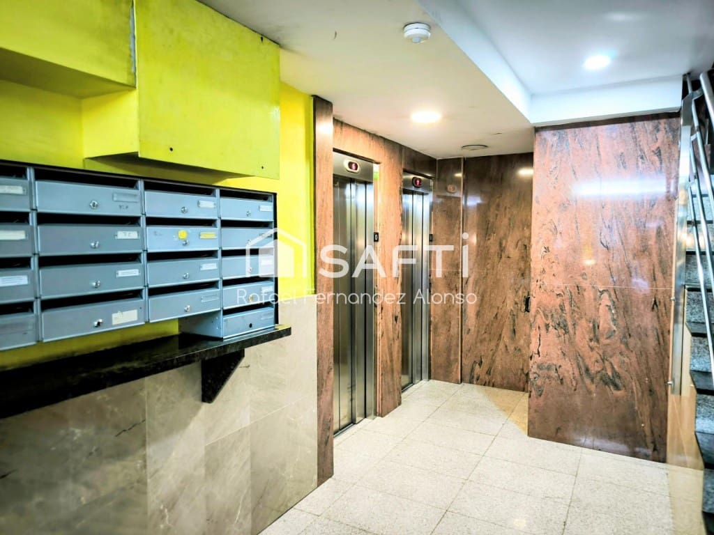 Office for sale in Leon city - € 91,000 (Ref: 9701511)