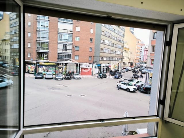 Escritório para venda em Leão cidade - 91 000 € (Ref: 9701511)