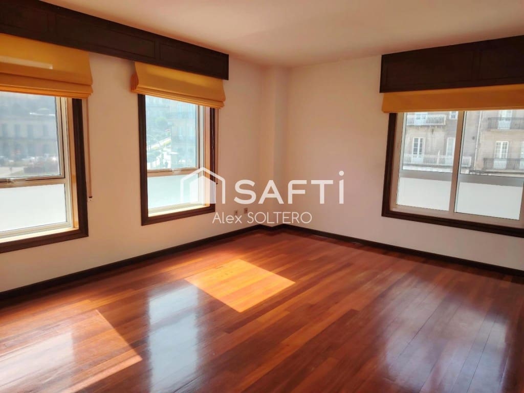 Office for rent in Vigo - € 450 (Ref: 9701514)