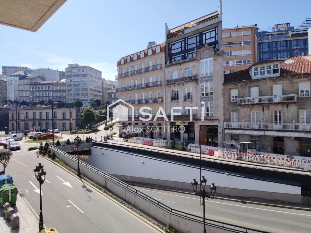Office for rent in Vigo - € 450 (Ref: 9701514)