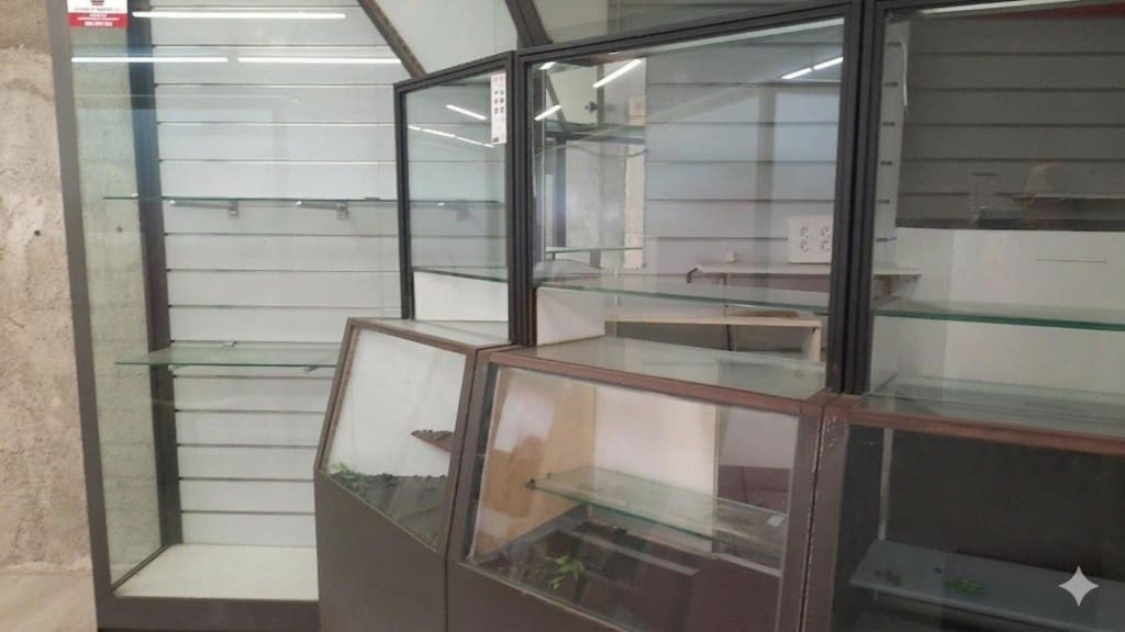 Local Commercial à vendre à Barcelone ville - 399 000 € (Ref: 9701516)