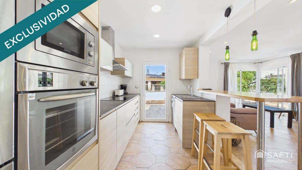 4 bedroom Villa for sale in Ca'n Picafort with pool - € 727,000 (Ref: 9711876)