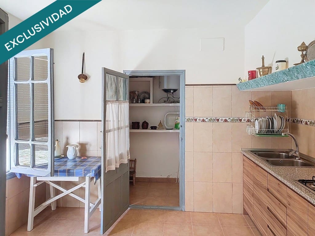 4 bedroom Villa for sale in Almagro - € 139,000 (Ref: 9711878)
