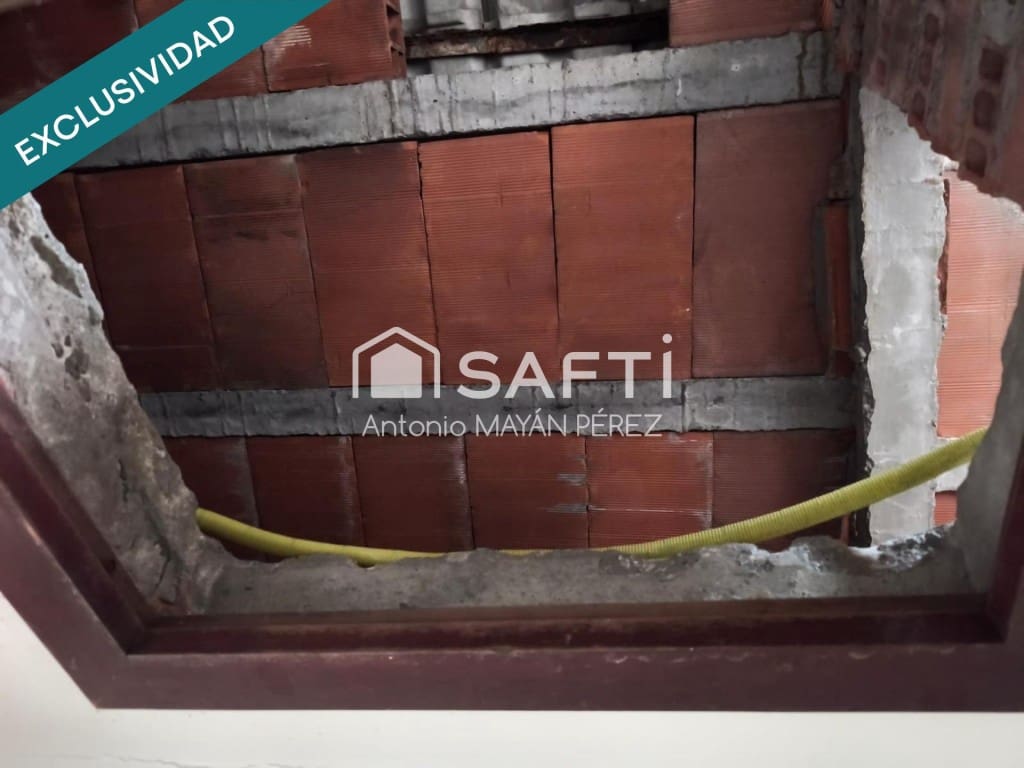 3 quarto Moradia em Banda para venda em Ribeira - 65 000 € (Ref: 9711879)