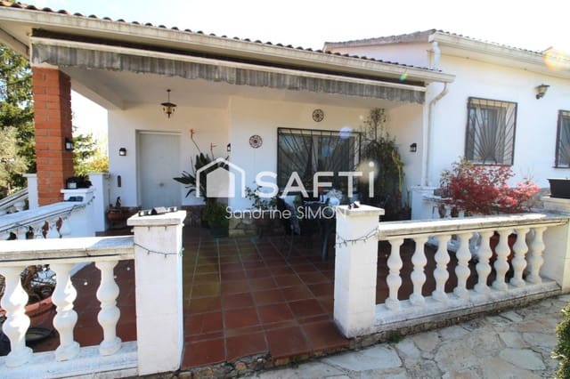 4 soveværelse Villa til salg i Maçanet de la Selva - € 315.000 (Ref: 9711881)