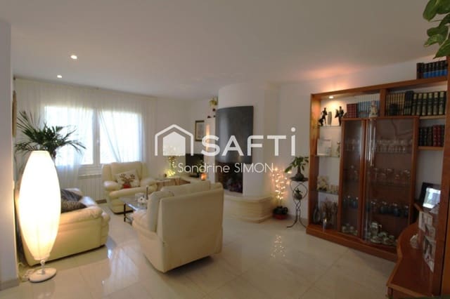 4 soveværelse Villa til salg i Maçanet de la Selva - € 315.000 (Ref: 9711881)