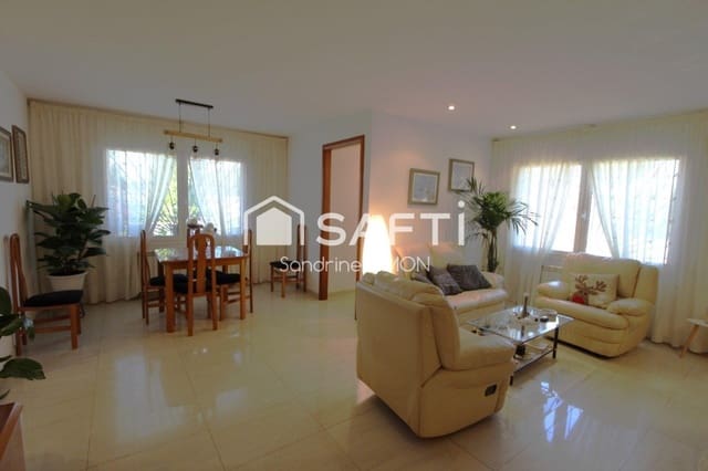 4 soveværelse Villa til salg i Maçanet de la Selva - € 315.000 (Ref: 9711881)