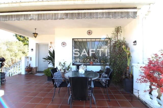 4 soveværelse Villa til salg i Maçanet de la Selva - € 315.000 (Ref: 9711881)