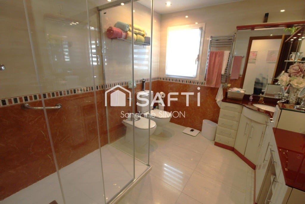 4 soveværelse Villa til salg i Macanet de la Selva - € 315.000 (Ref: 9711881)