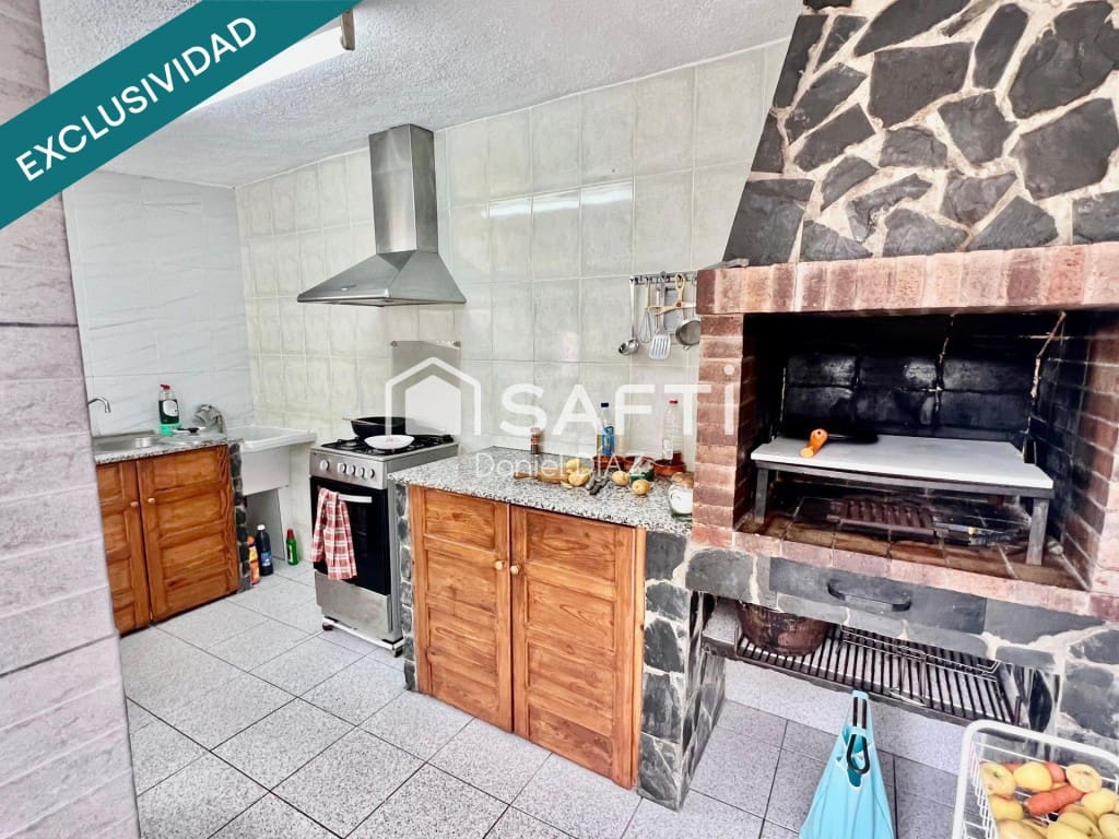 4 quarto Moradia para venda em Riudarenes com piscina garagem - 265 000 € (Ref: 9711882)