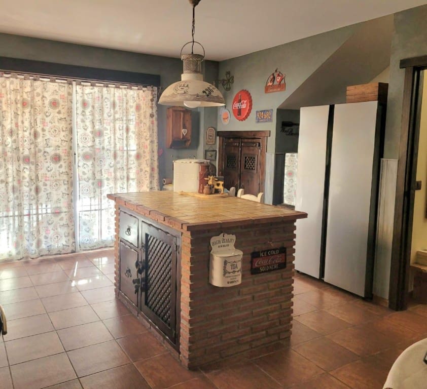 Chalet de 3 habitaciones en Cártama en venta - 498.000 € (Ref: 9711885)