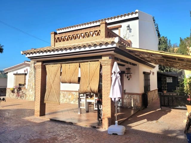 Chalet de 3 habitaciones en Cártama en venta - 498.000 € (Ref: 9711885)