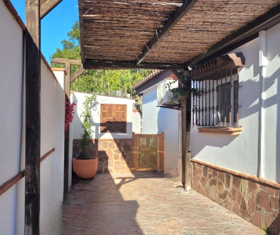 Chalet de 3 habitaciones en Cártama en venta - 498.000 € (Ref: 9711885)