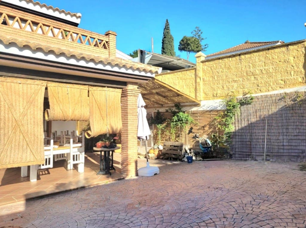 Chalet de 3 habitaciones en Cártama en venta - 498.000 € (Ref: 9711885)