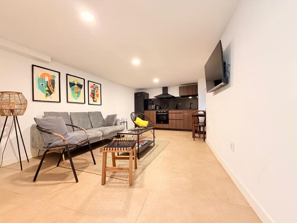 2 bedroom Finca/Country House for sale in Poio - € 227,700 (Ref: 9711887)