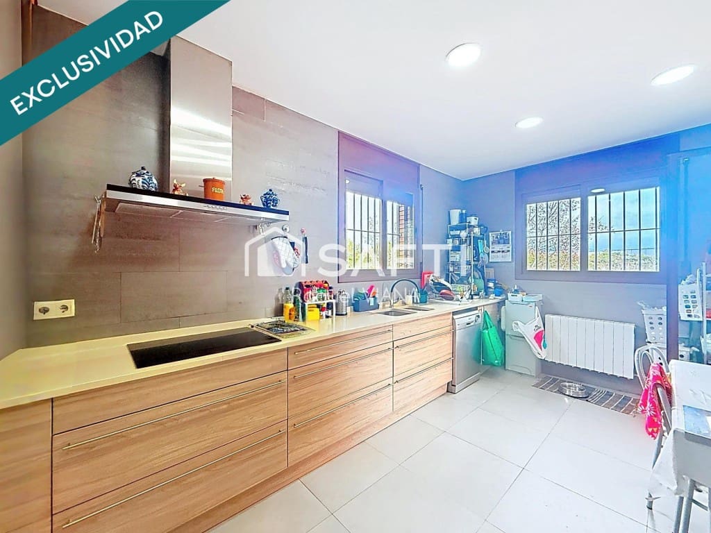 5 Zimmer Villa zu verkaufen in Abrera mit Pool Garage - 650.000 € (Ref: 9711888)