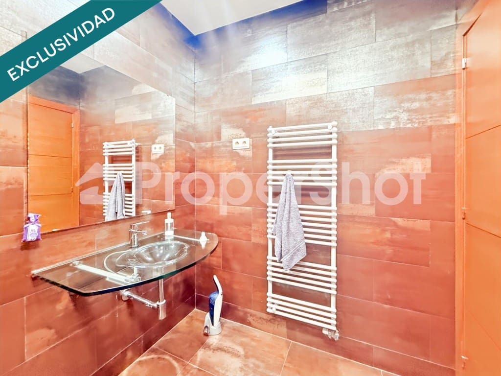 5 Zimmer Villa zu verkaufen in Abrera mit Pool Garage - 650.000 € (Ref: 9711888)