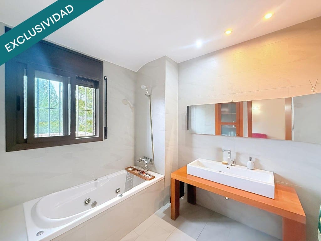 5 Zimmer Villa zu verkaufen in Abrera mit Pool Garage - 650.000 € (Ref: 9711888)