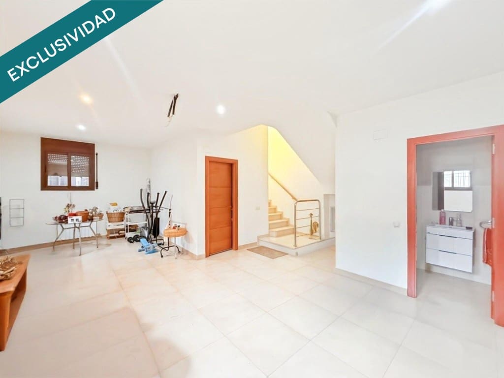 5 Zimmer Villa zu verkaufen in Abrera mit Pool Garage - 650.000 € (Ref: 9711888)