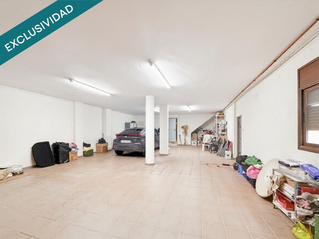 5 Zimmer Villa zu verkaufen in Abrera mit Pool Garage - 650.000 € (Ref: 9711888)