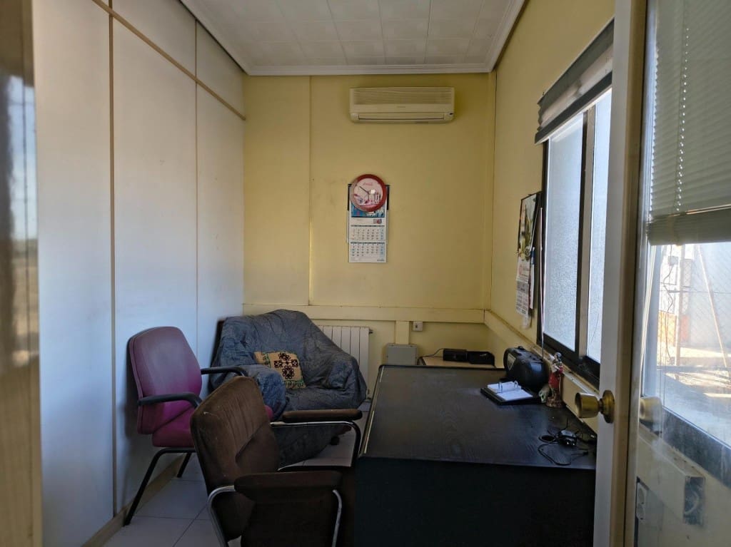 Commercial for sale in Tarancon - € 6,000,000 (Ref: 9711889)