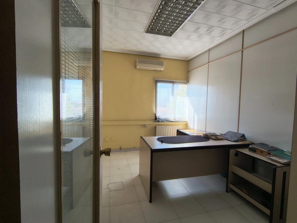 Commercial for sale in Tarancon - € 6,000,000 (Ref: 9711889)