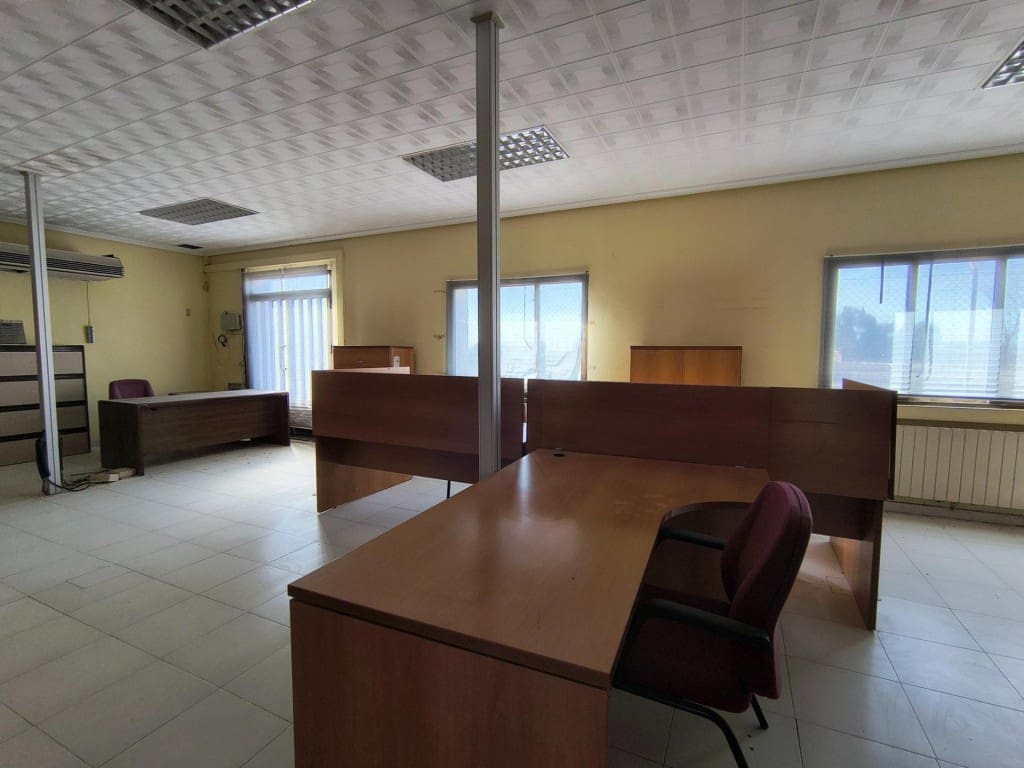 Commercial for sale in Tarancon - € 6,000,000 (Ref: 9711889)