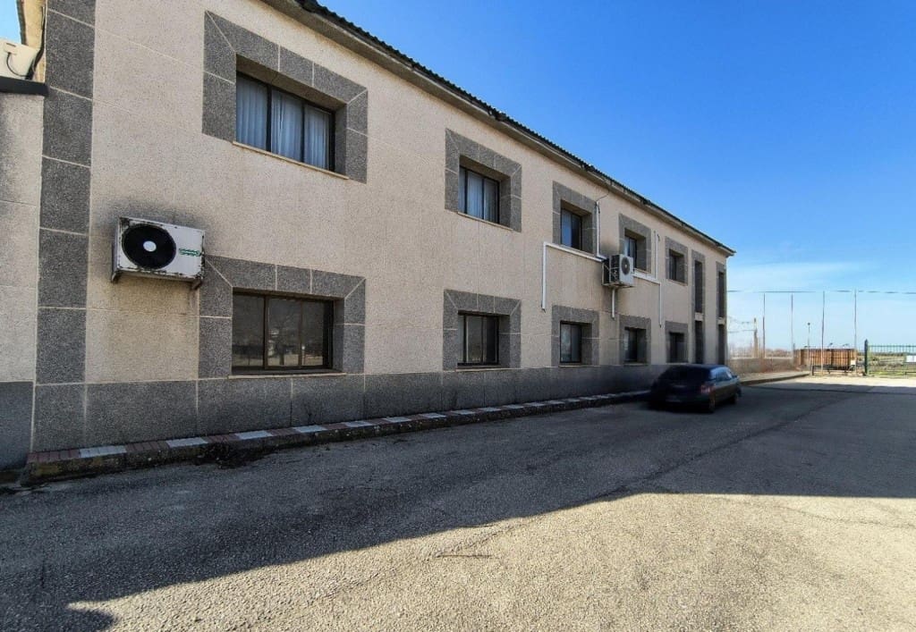 Commercial for sale in Tarancon - € 6,000,000 (Ref: 9711889)