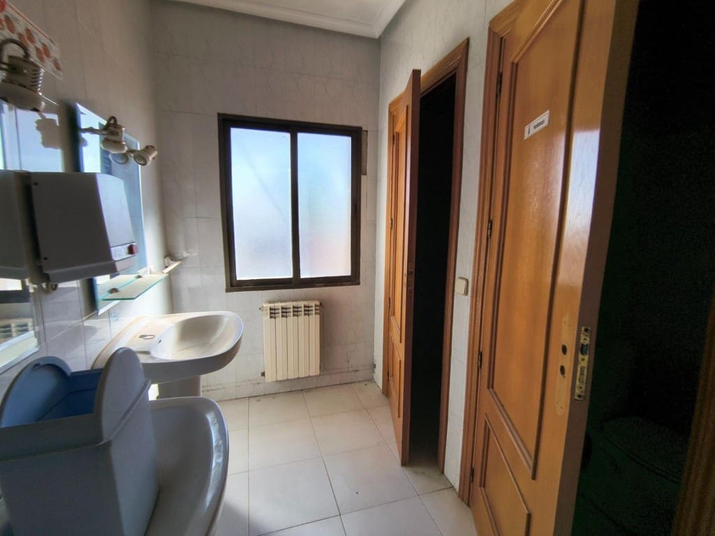 Commercial for sale in Tarancon - € 6,000,000 (Ref: 9711889)