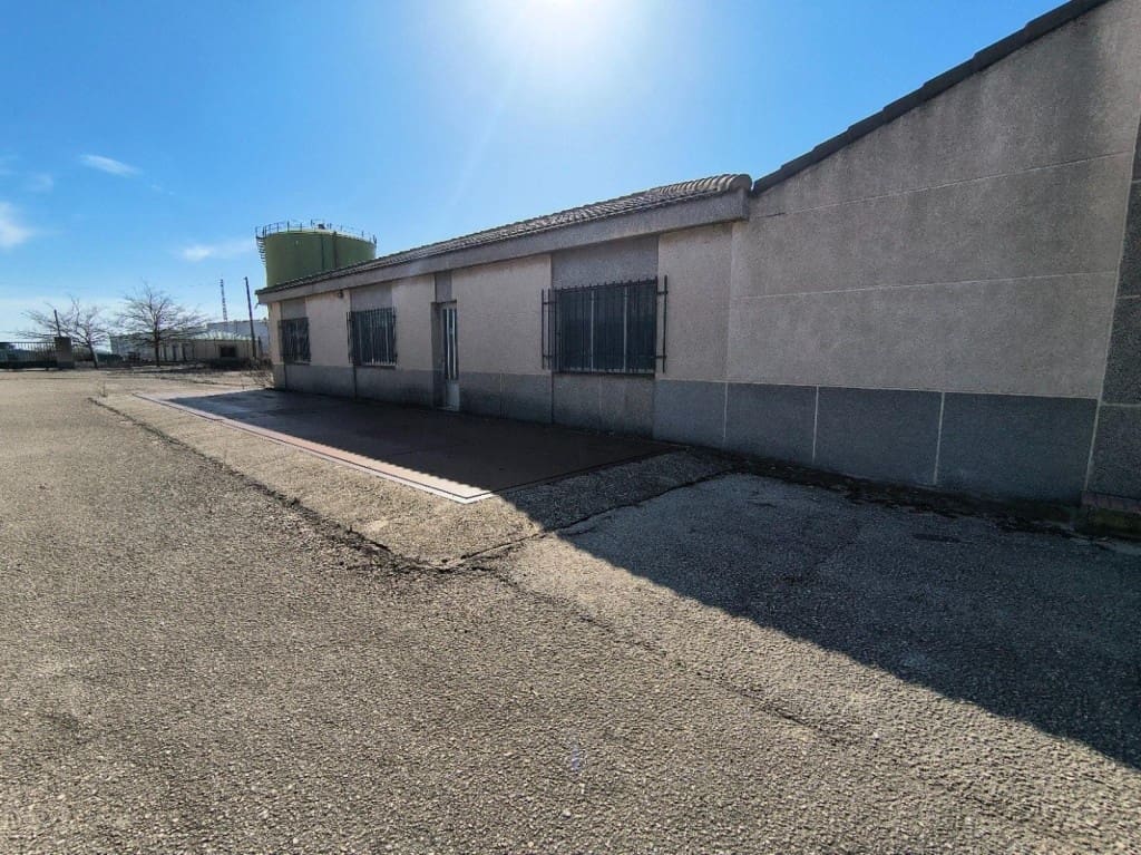 Commercial for sale in Tarancon - € 6,000,000 (Ref: 9711889)