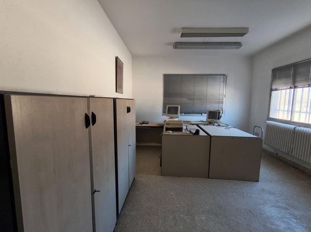 Commercial for sale in Tarancon - € 6,000,000 (Ref: 9711889)