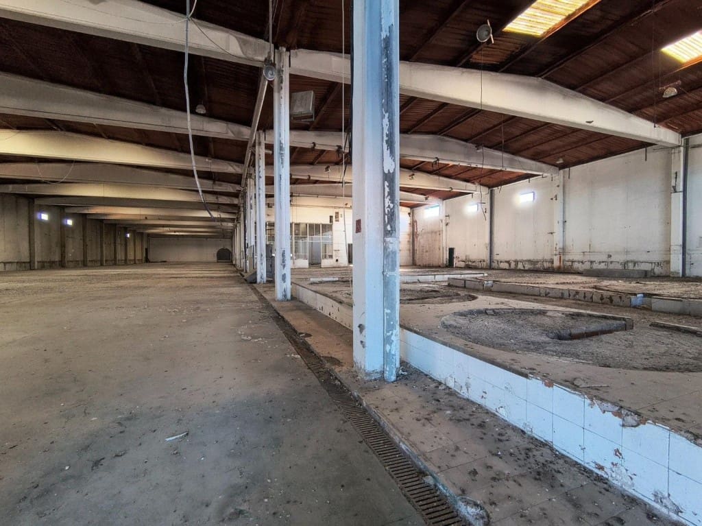 Commercial for sale in Tarancon - € 6,000,000 (Ref: 9711889)