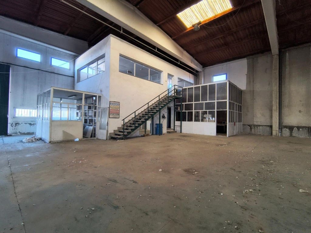 Commercial for sale in Tarancon - € 6,000,000 (Ref: 9711889)