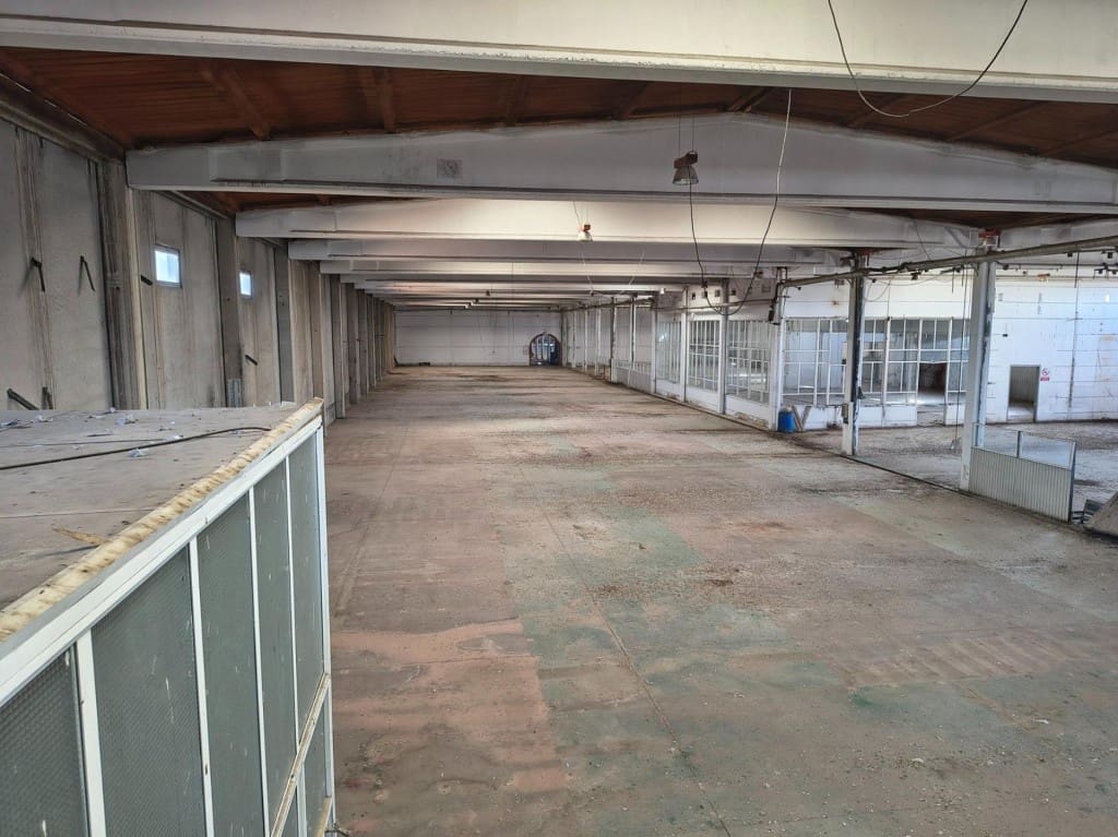 Commercial for sale in Tarancon - € 6,000,000 (Ref: 9711889)